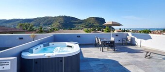 600A Panoramic Apartment Rudi