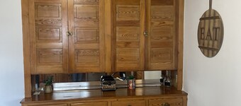 The Adolphus - 4 Bedroom, 2 Baths. Sleeps 8 comfortably! 