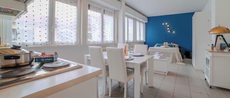 Apartment, 1 Bedroom | Private kitchen