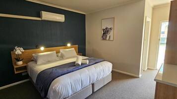 Superior King Room | Individualmente decorados, individualmente mobiliados, escrivaninha