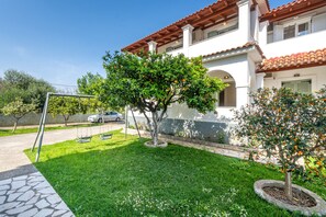 Property grounds - Studio Apartment 'Olivea 2' with Sea View, Wi-Fi and Air Conditioning (Kerkira)