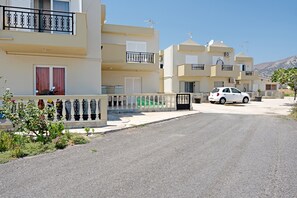 Exterior - Studio Apartment 'Athina Seaside' with Balcony, Wi-Fi and Air Conditioning (Kos)