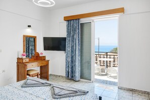 1 bedroom, free WiFi, bed sheets - Studio Apartment 'Athina Seaside' with Balcony, Wi-Fi and Air Conditioning (Kos)