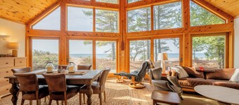 Captain's Watch: Savor Summer with Private Beach Access and Lake Views