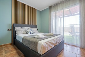 4 soverom, strykejern/-brett, wi-fi (inkludert) og sengetøy