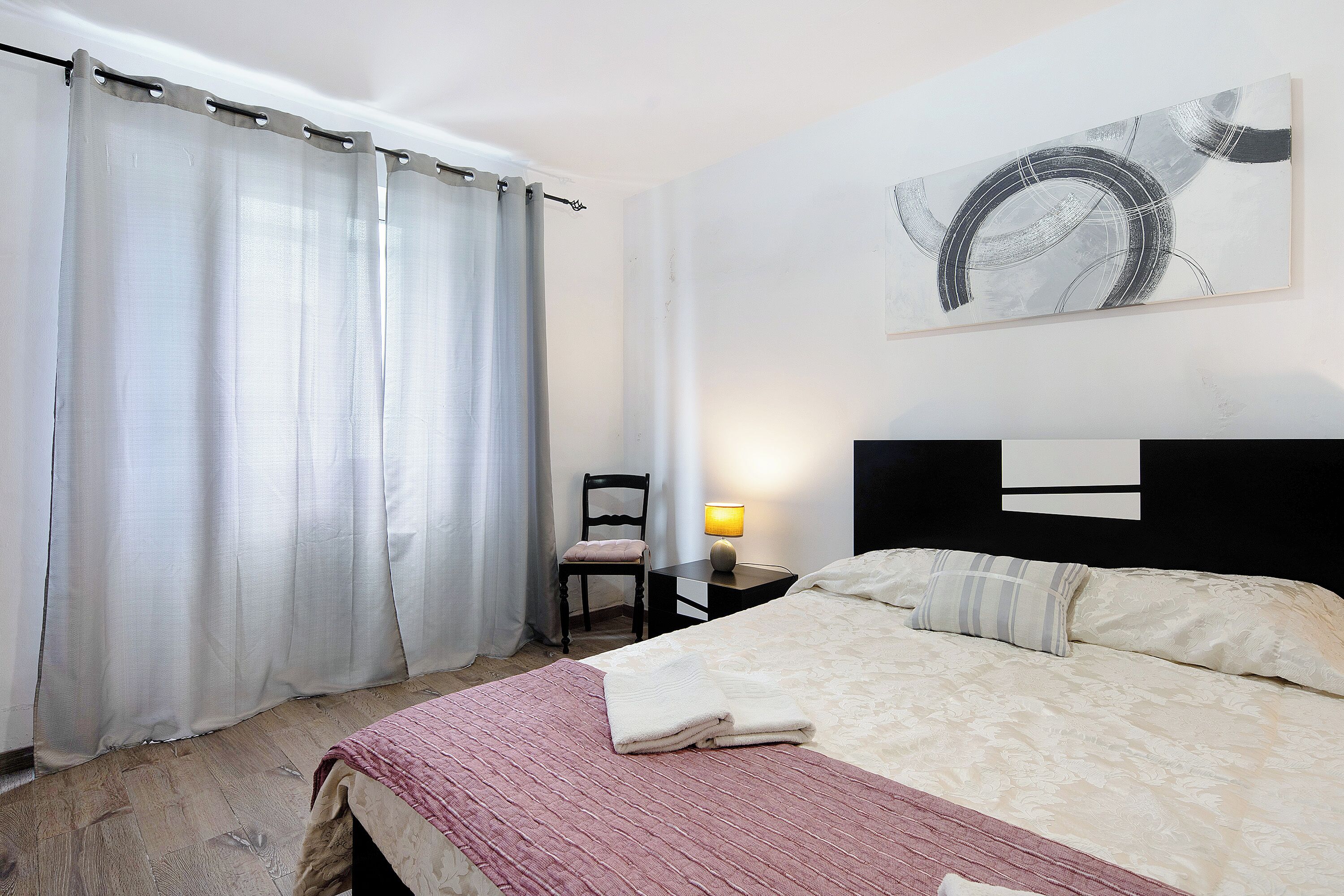 3 bedrooms, iron/ironing board, free WiFi, bed sheets