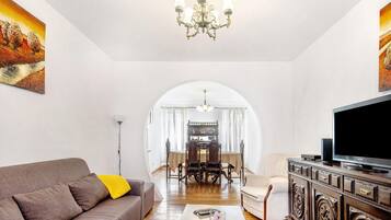 Televisión, chimenea