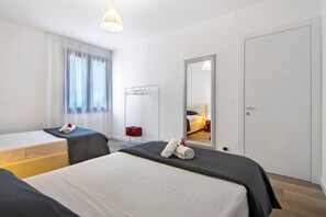 3 habitaciones, tabla de planchar con plancha y wifi gratis 