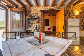 Dining - Lovely Vacation Home Pahissa de Can Abras (Girona)