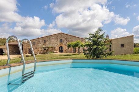 Pool. Lovely Vacation Home Pahissa de Can Abras