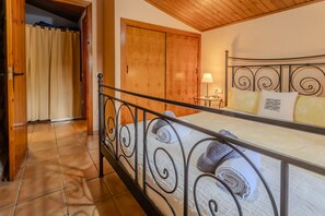 6 Schlafzimmer, Bügeleisen/Bügelbrett, kostenloses WLAN, Bettwäsche
