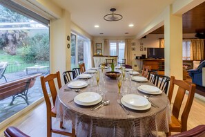 Dining - Villa with Mountain View, Private Terrace and Air Conditioning (Valle de Ruesga)