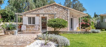 Holiday Home 'Stella's House' with Private Terrace, Wi-Fi and Air Conditioning