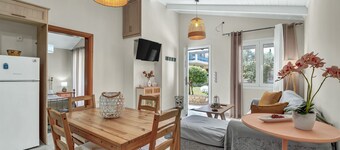 Holiday Home 'Stella's House' with Private Terrace, Wi-Fi and Air Conditioning