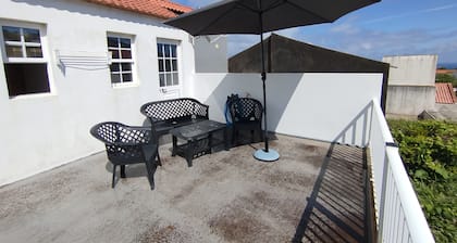 Apartment 'Moradia Machado' with Private Terrace, Balcony and Wi-Fi