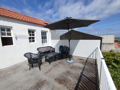 Apartment 'Moradia Machado' with Private Terrace, Balcony and Wi-Fi