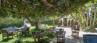 Apartment 'Estremo Sud - Casa Vacanza Paolo' with Sea View, Wi-Fi, and Air Conditioning