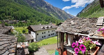 Appartement 'Les Cles - Achillea' avec vue sur la montagne et balcon