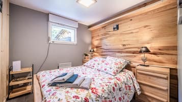 2 Schlafzimmer, BĂŒgeleisen/BĂŒgelbrett, kostenloses WLAN, BettwĂ€sche