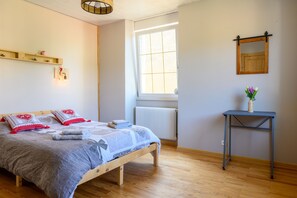 5 slaapkamers, een strijkplank/strijkijzer, gratis wifi