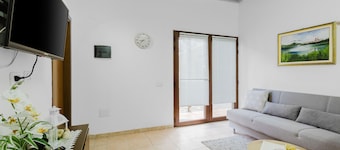 Holiday Home 'Il Corbezzolo Apartment' with Shared Terrace, Wi-Fi and Air Conditioning