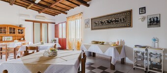Habitación 'Camera 1' con terraza compartida, Wi-Fi y aire acondicionado