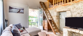 Cottage 'Maison De Campagne' with Private Terrace, Private Garden and Wi-Fi