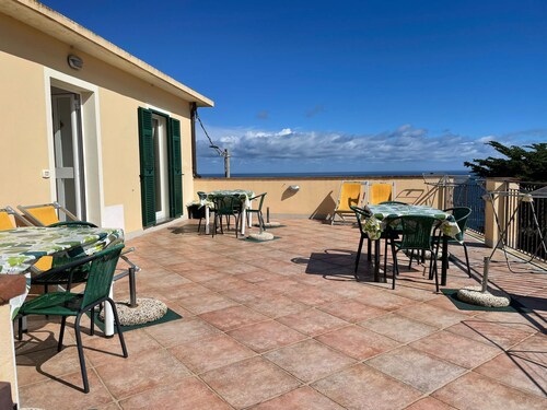 Apartment 'La Realidad 3' with Shared Pool, Wi-Fi and Air Conditioning