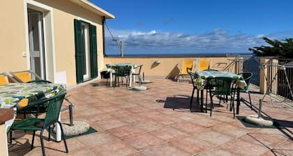 Apartment 'La Realidad 3' with Shared Pool, Wi-Fi and Air Conditioning