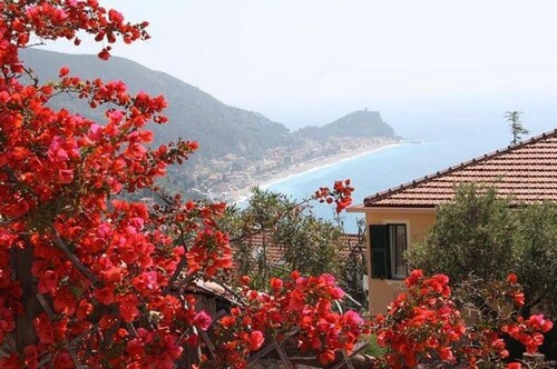Apartment 'La Realidad 3' with Shared Pool, Wi-Fi and Air Conditioning