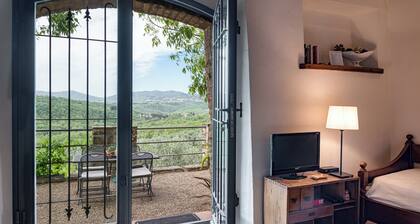 Ferienwohnung 'Frantoio' mit privater Terrasse, privatem Garten und WLAN