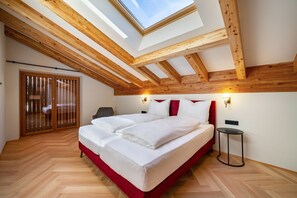 2 bedrooms, iron/ironing board, free WiFi, bed sheets - Apartment 'Villa Rosa Unterschöberlehof - Gloria' with Mountain View, Wi-Fi and Air Conditioning (Meran)