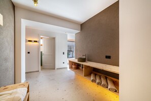 Interior - Apartment 'Villa Rosa Unterschöberlehof - Gloria' with Mountain View, Wi-Fi and Air Conditioning (Meran)