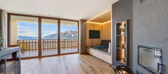 ‘Lodge Melisse’ holiday flat with mountain views, private terrace and private sauna