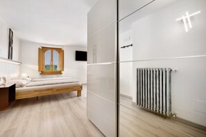 1 quarto, Wi-Fi de cortesia, roupa de cama