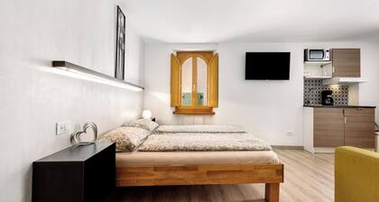 Apartamento estudio 'Casa Ciarii 2' con vistas a la montaña, terraza privada y Wi-Fi
