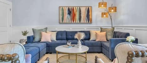 スマートテレビ、テレビゲーム、DVD プレーヤー、卓球台