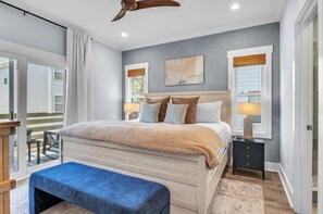 5 chambres, bureau, fer et planche à repasser, lit parapluie