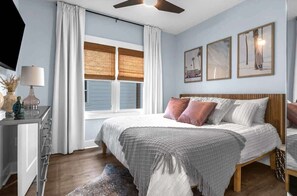 5 habitaciones, tabla de planchar con plancha y cuna de viaje
