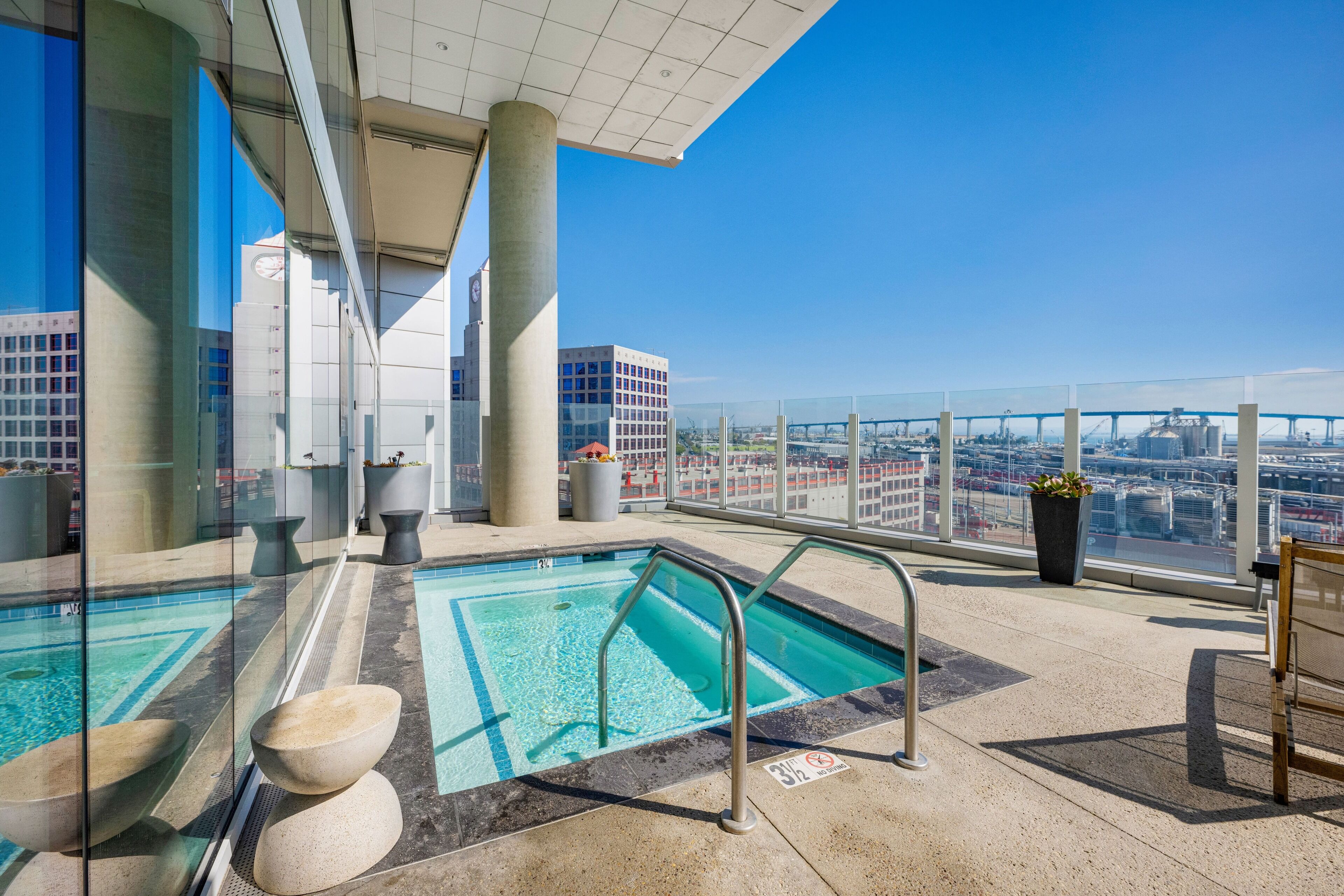 Et oppvarmet basseng