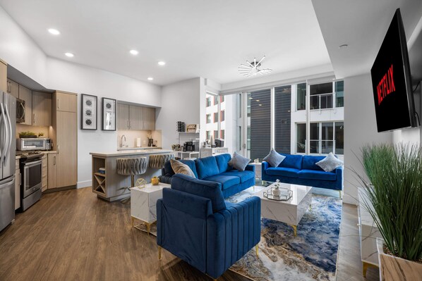 Smart-TV, fotballspill, bordtennis og PC-skjermer