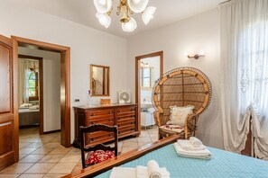 3 makuuhuonetta, silitysrauta/-lauta, ilmainen Wi-Fi, vuodevaatteet