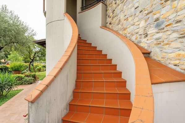 Property grounds - Apartment 'La Casa Nel Verde' with Private Terrace, Wi-Fi and Air Conditioning (Altopascio)