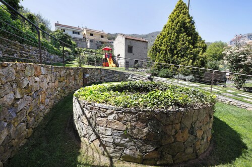 Apartment 'Ciliegio Agriturismo La Ferla' with Private Terrace and Air Conditioning