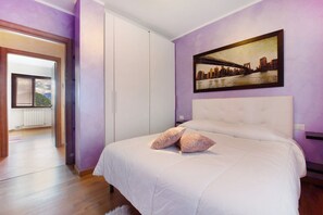 2 chambres, fer et planche à repasser, Wi-Fi gratuit, draps fournis