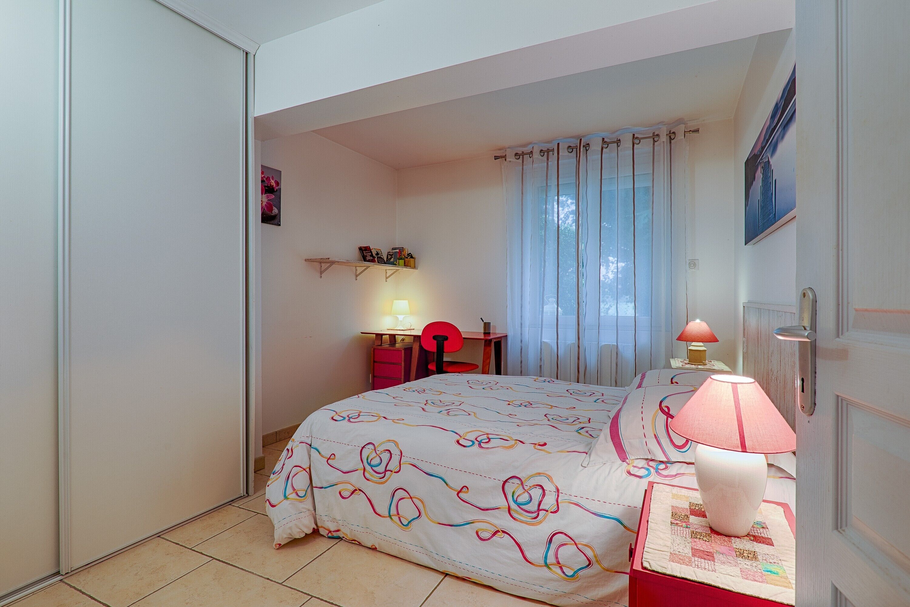 2 chambres, fer et planche à repasser, Wi-Fi gratuit, draps fournis