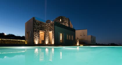 Villa 'Amaranthine' with Private Pool, Wi-Fi and Air Conditioning