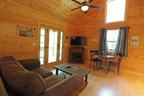 Una Smart TV, una chimenea