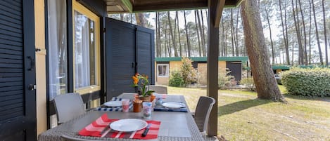 تناول الطعام بالخارج