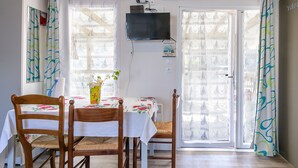 Dining - Mobile Home for 6 with Shared Pool and Private Terrace (Saint-Hilaire-de-Riez)